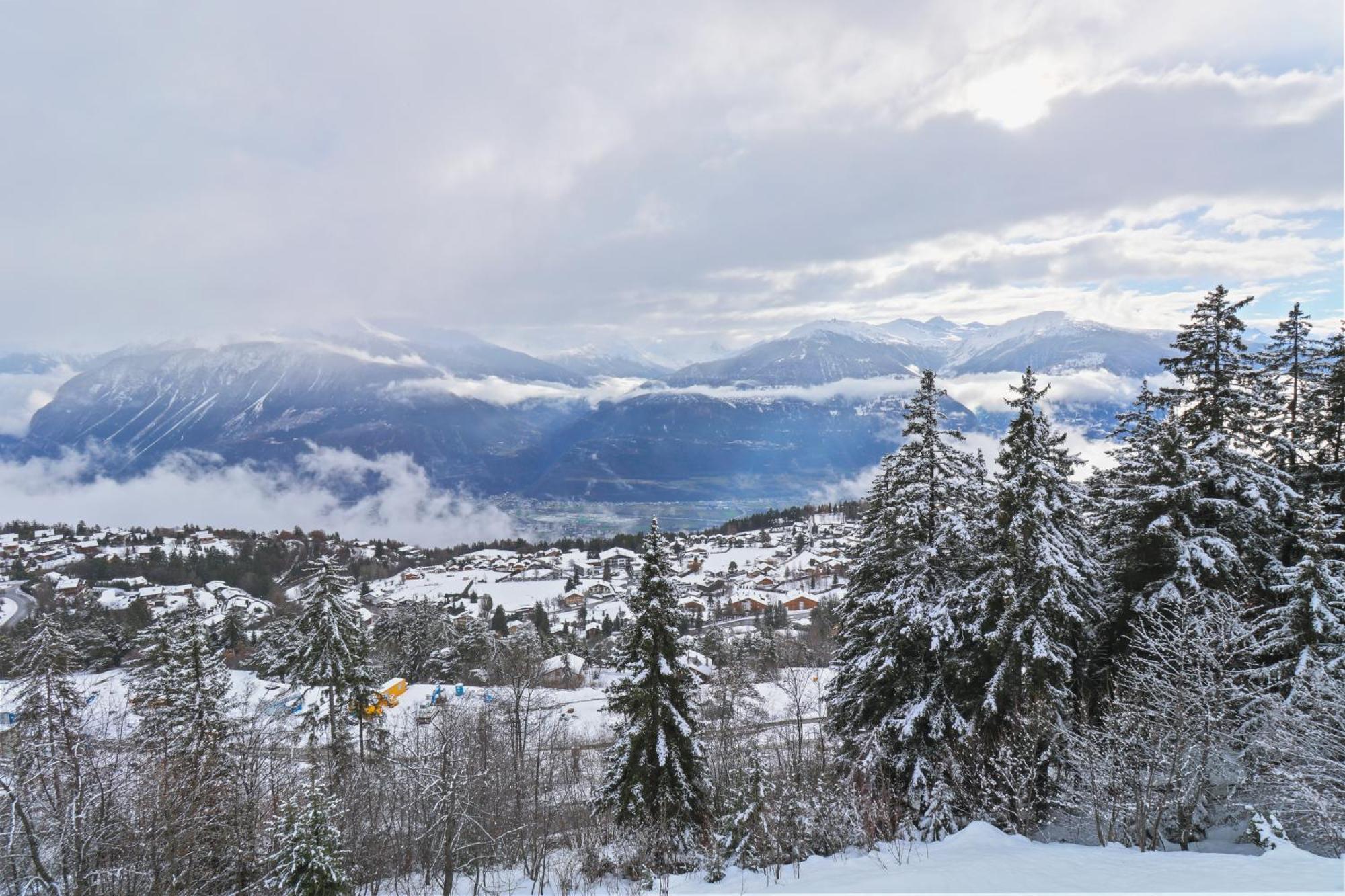 Magnifique Appartement Proche Du Centre Crans-Montana Luaran gambar